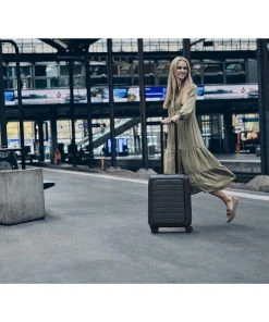 Null Wenger, Syntry, Carry-On Case With Laptop Compartment, Black / Heather Grey ( R 15 Null Wenger, Syntry, Carry-On Case With Laptop Compartment, Black / Heather Grey ( R -AUKEY-Shop 1c132c11 f3fc 49cf 845d 4c04e4f6b3ba